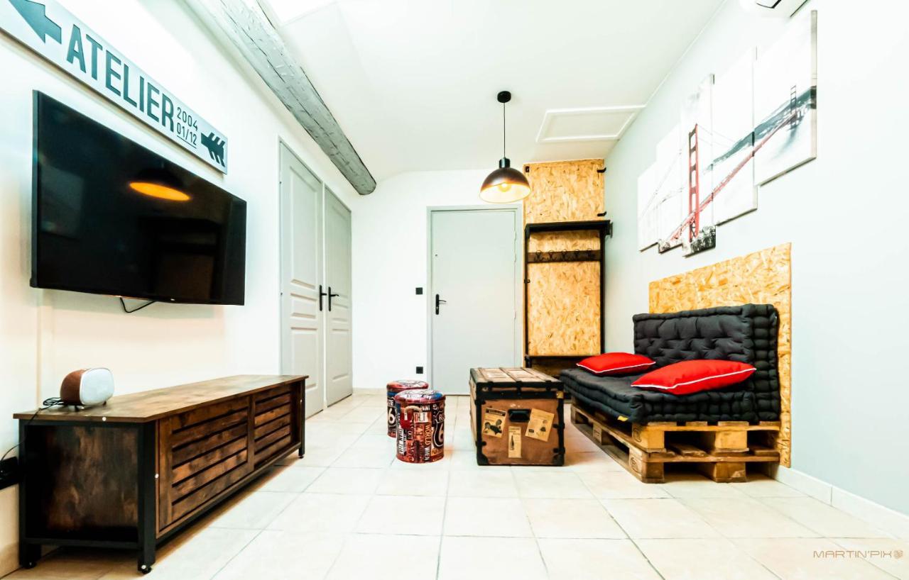Centre Historique - Free Parking - Self Checkin - Wifi - Industriel - Sleepntripbeziers Appartement Buitenkant foto