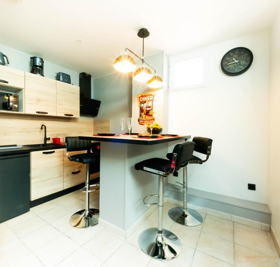 Centre Historique - Free Parking - Self Checkin - Wifi - Industriel - Sleepntripbeziers Appartement Buitenkant foto